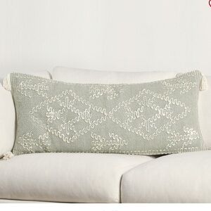 NWT Pottery Barn Caterine Handwoven Lumbar Pillow Cover 16”x36”